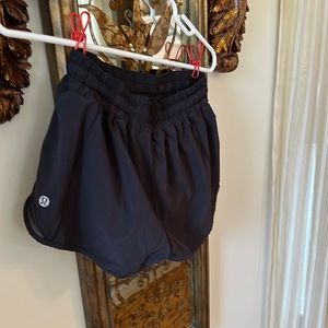 Black Lululemon shorts xs